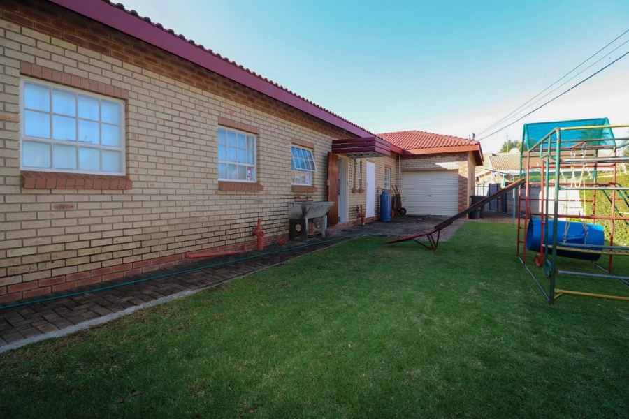 3 Bedroom Property for Sale in Flamwood North West